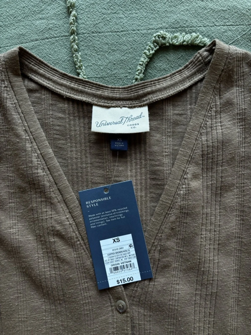 Universal Thread Button Tank - Picture 3 of 3